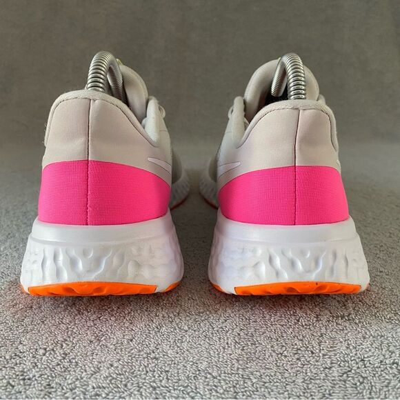 Nike Shoes Womens 9.5 White Revolution 5 Running Athletic Sneakers BQ3207-007 - Picture 8 of 11